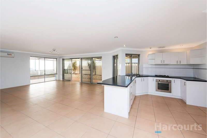 Photo - 32 Chatsworth Drive, Hocking WA 6065 - Image 20