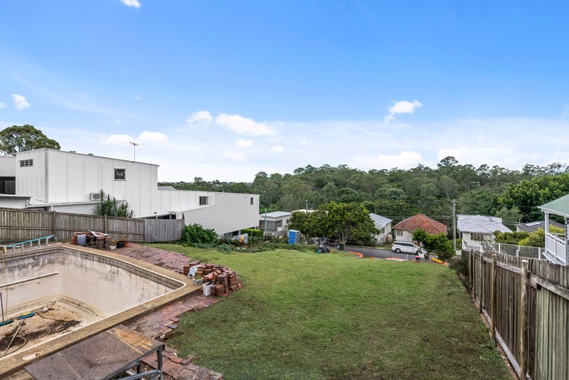 Photo - 32 Chelford Street, Alderley QLD 4051 - Image 10