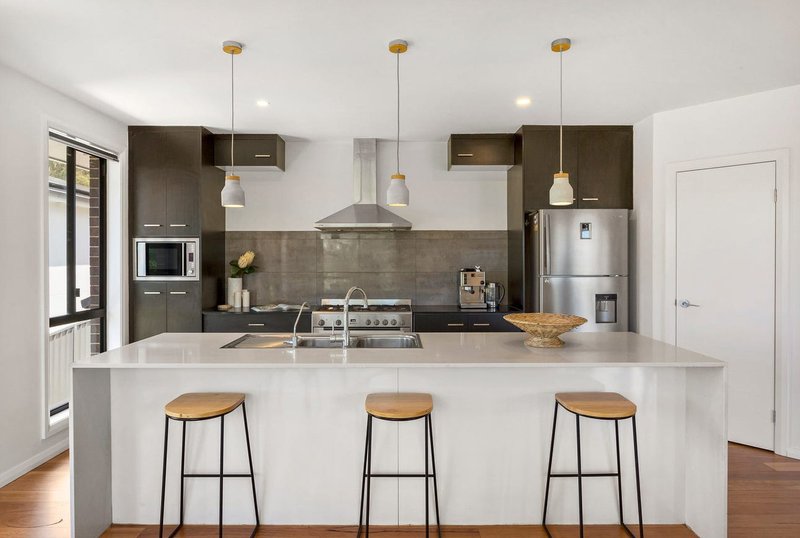 Photo - 32 Chelston Street, Warners Bay NSW 2282 - Image 2