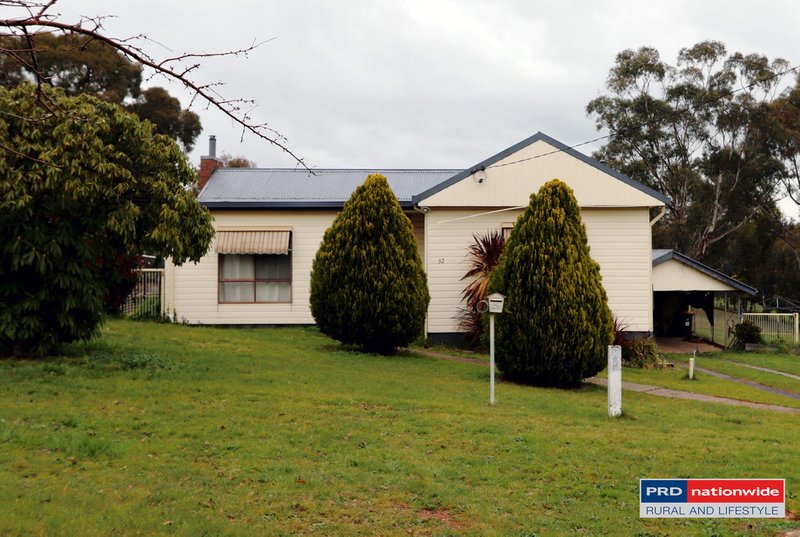 32 Clara Street, Tumbarumba NSW 2653