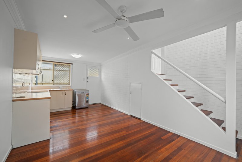 Photo - 3/2 Clarence Road, Kedron QLD 4031 - Image 1