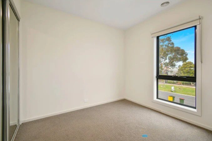 Photo - 32 Clarendon Street, Avondale Heights VIC 3034 - Image 8