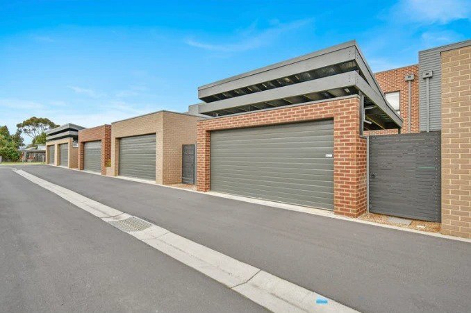 Photo - 32 Clarendon Street, Avondale Heights VIC 3034 - Image 13