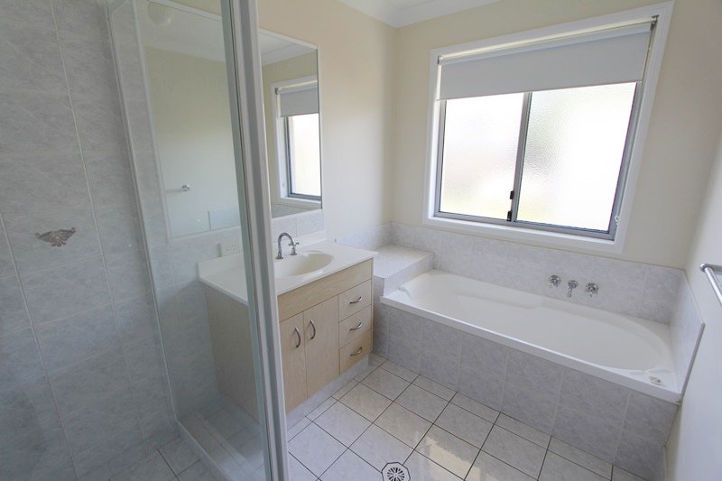 Photo - 32 Clear River Boulevard, Ashmore QLD 4214 - Image 9
