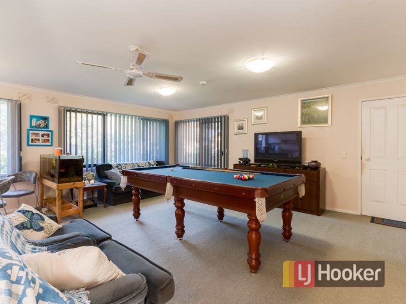 Photo - 32 Collison Road, Cranbourne East VIC 3977 - Image 4