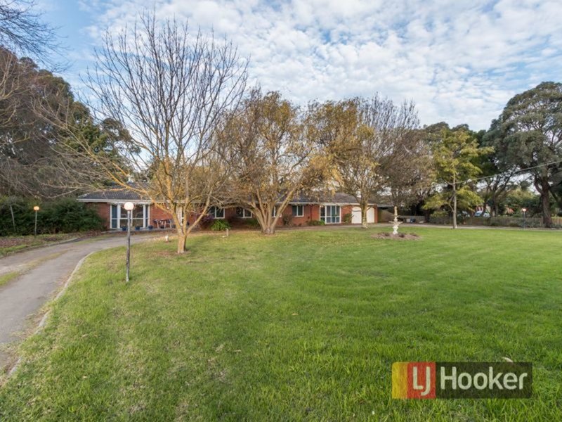 Photo - 32 Collison Road, Cranbourne East VIC 3977 - Image 14