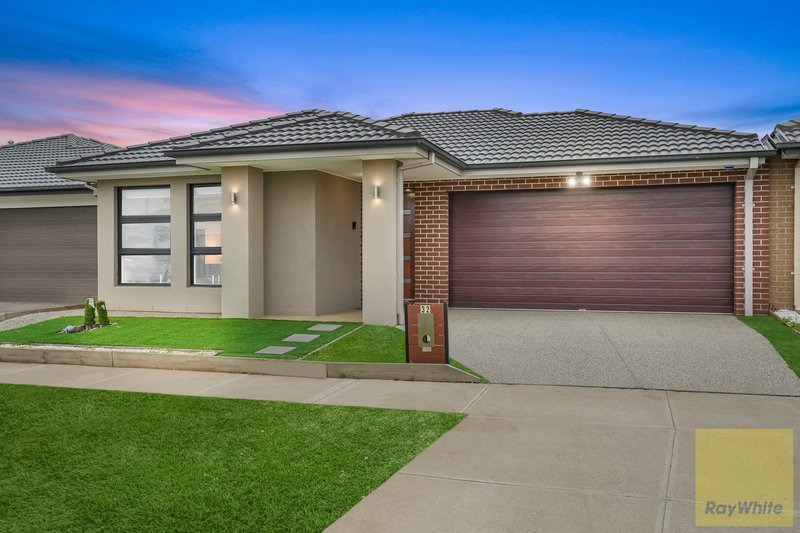 Photo - 32 Colonial Circuit, Tarneit VIC 3029 - Image 2