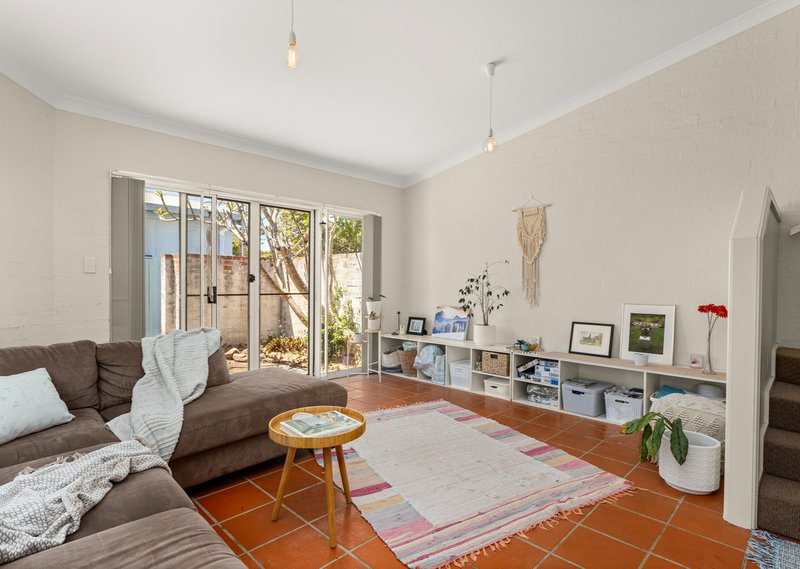 Photo - 3/2 Connell Street, Old Bar NSW 2430 - Image 6