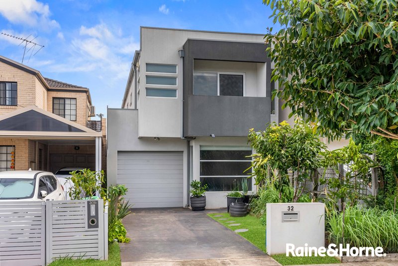 Photo - 32 Coolibar Street, Canley Heights NSW 2166 - Image 1