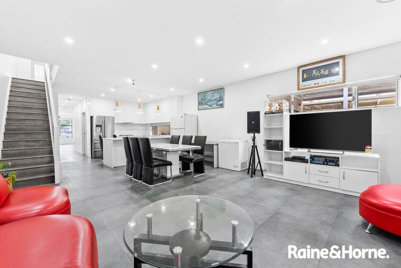 Photo - 32 Coolibar Street, Canley Heights NSW 2166 - Image 4