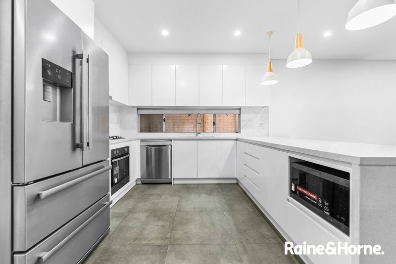 Photo - 32 Coolibar Street, Canley Heights NSW 2166 - Image 6