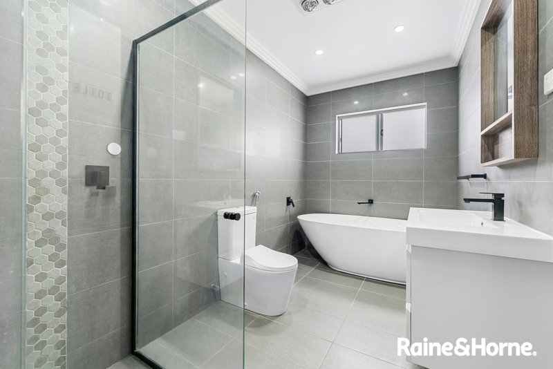 Photo - 32 Coolibar Street, Canley Heights NSW 2166 - Image 7