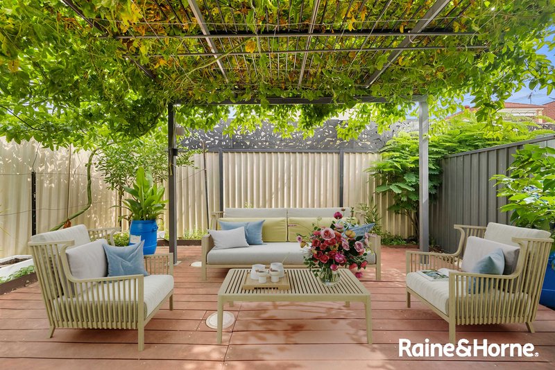 Photo - 32 Coolibar Street, Canley Heights NSW 2166 - Image 11