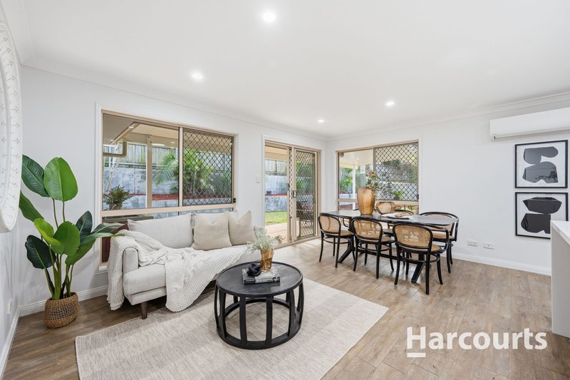 Photo - 32 Coora Street, Wishart QLD 4122 - Image 2