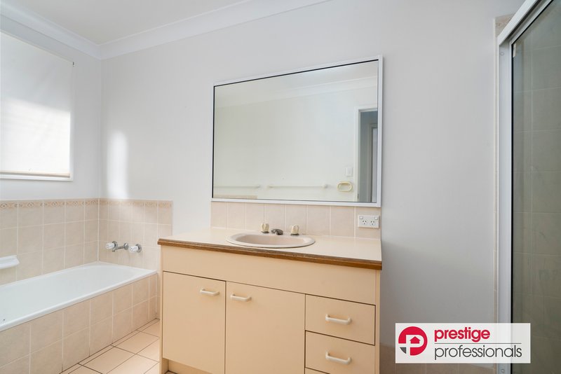 Photo - 32 Corryton Court, Wattle Grove NSW 2173 - Image 5