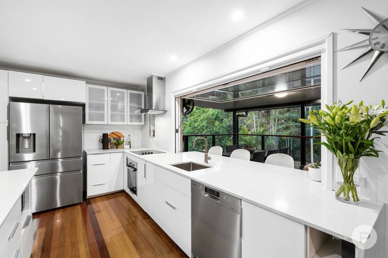 Photo - 32 Cougar Street, Indooroopilly QLD 4068 - Image 4