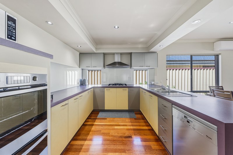 Photo - 32 Courtland Crescent, Redcliffe WA 6104 - Image 4