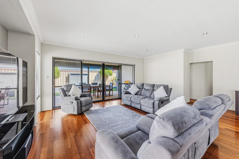 Photo - 32 Courtland Crescent, Redcliffe WA 6104 - Image 11