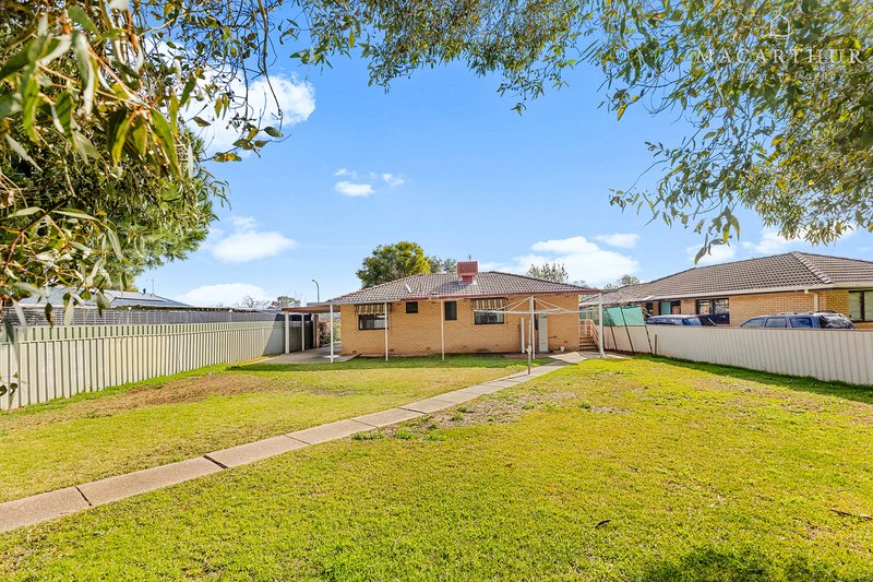 Photo - 32 Cox Avenue, Forest Hill NSW 2651 - Image 4
