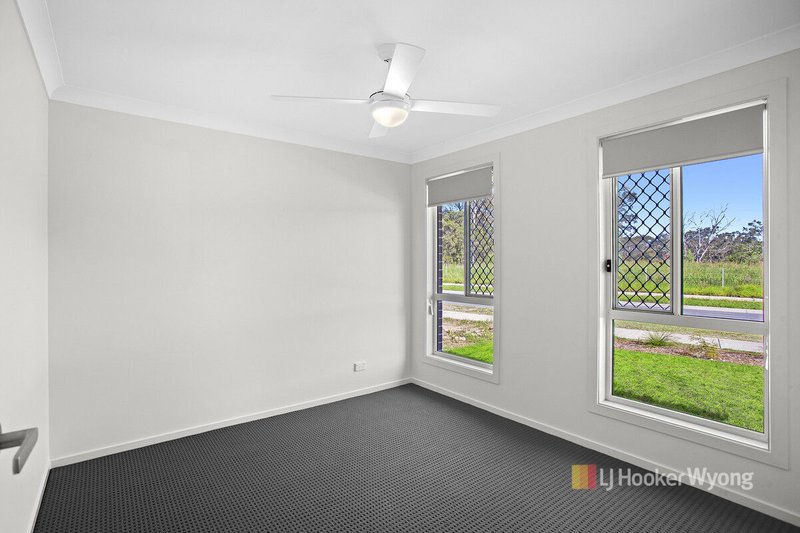 Photo - 32 Creswell Street, Wadalba NSW 2259 - Image 5