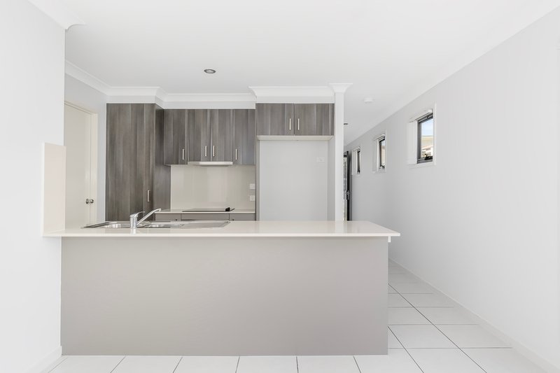 Photo - 32 Cumulus Circuit, Coomera QLD 4209 - Image 2