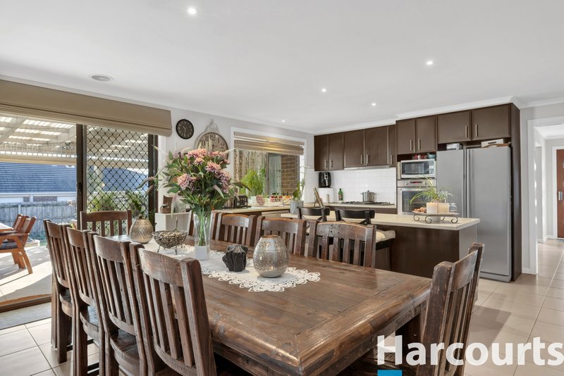 Photo - 32 Davey Drive, Drouin VIC 3818 - Image 3