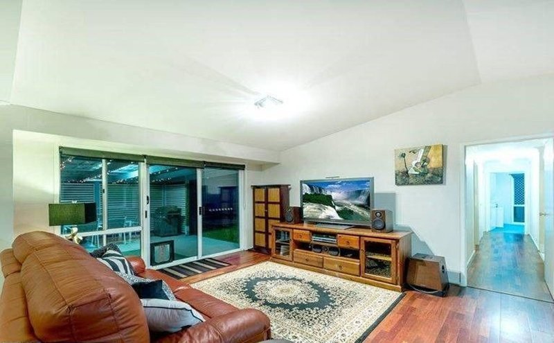 Photo - 32 David Street, Bracken Ridge QLD 4017 - Image 2