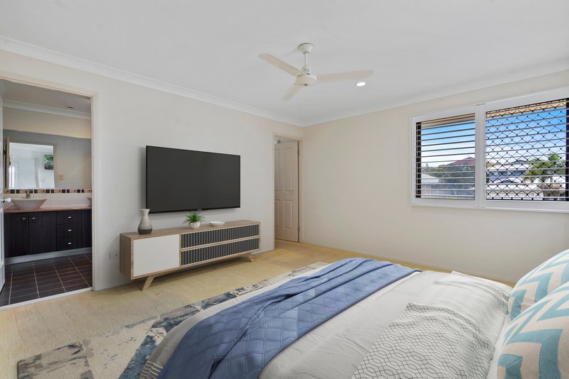 Photo - 32 Daydream Street, Redland Bay QLD 4165 - Image 8