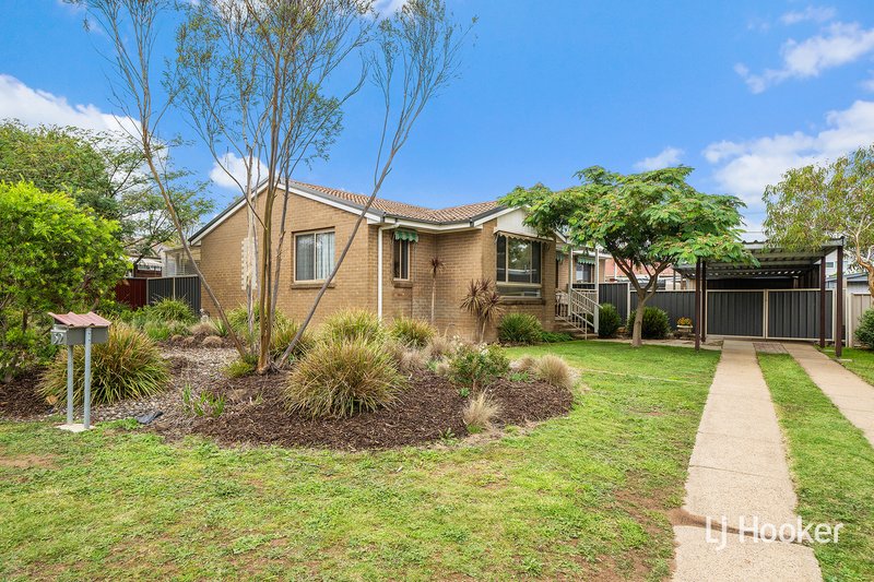 Photo - 32 Dethridge Street, Higgins ACT 2615 - Image 2