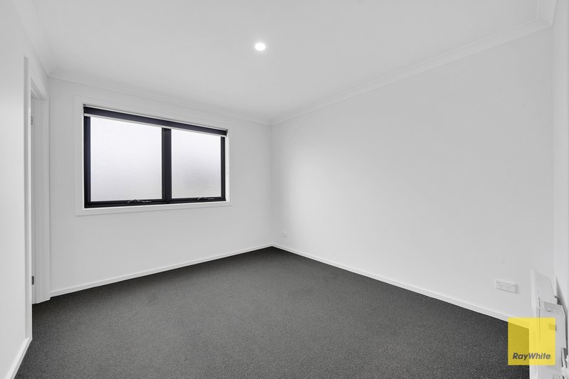 Photo - 32 Dexter Street, Deanside VIC 3336 - Image 9