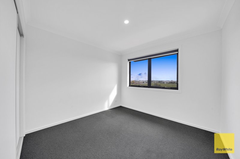 Photo - 32 Dexter Street, Deanside VIC 3336 - Image 11