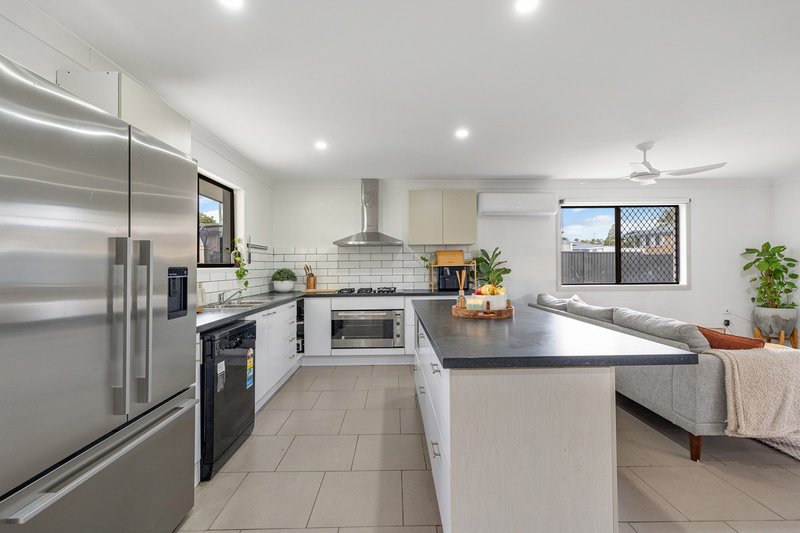 Photo - 32 Diana Street, Capalaba QLD 4157 - Image 2