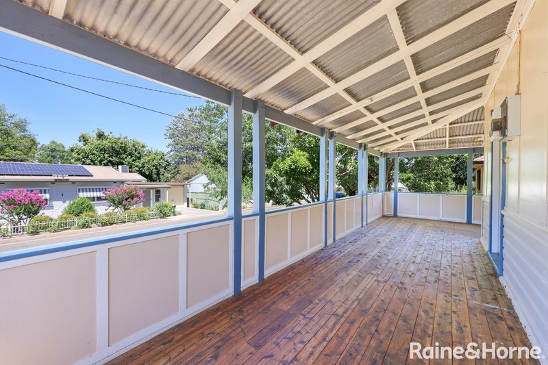 Photo - 32 Dowell Avenue, Tamworth NSW 2340 - Image 2