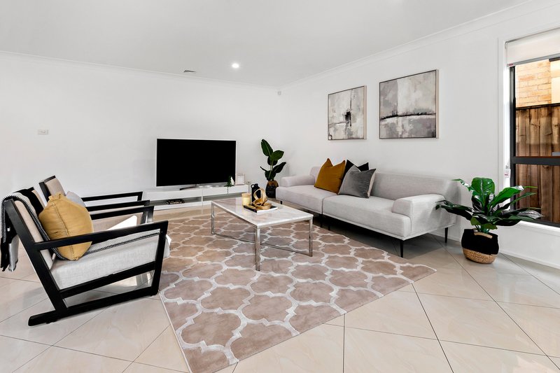 Photo - 32 Drummond Road, Beaumont Hills NSW 2155 - Image 6