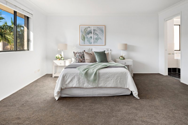 Photo - 32 Drummond Road, Beaumont Hills NSW 2155 - Image 7