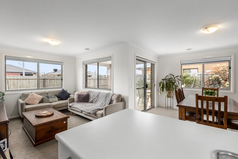 Photo - 32 Duchess Drive, St Leonards VIC 3223 - Image 6