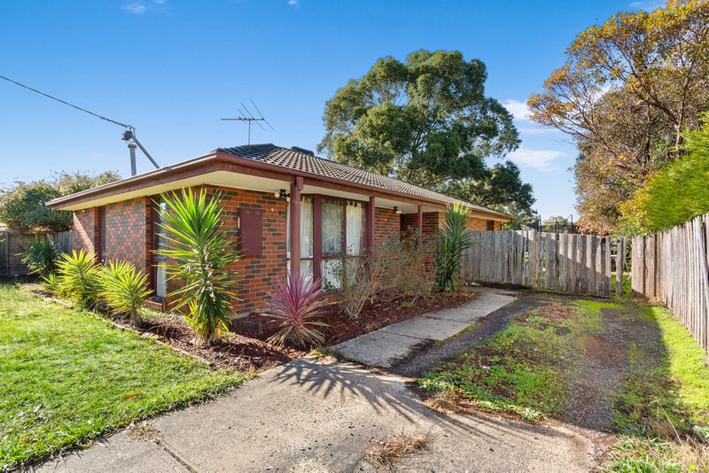 Photo - 32 Dunbarton Drive, Pakenham VIC 3810 - Image 3