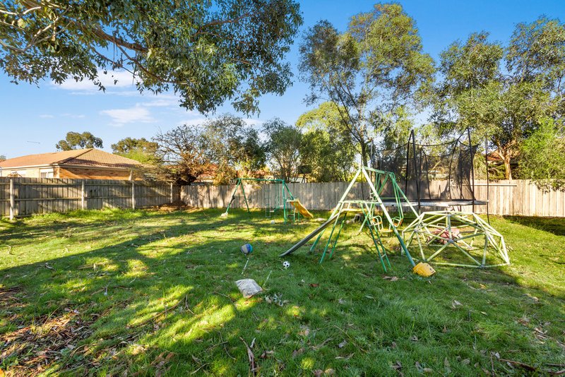 Photo - 32 Dunbarton Drive, Pakenham VIC 3810 - Image 4