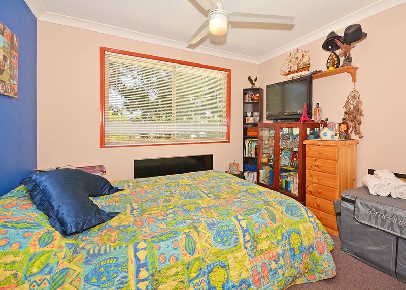 Photo - 32 Earls Court, Point Vernon QLD 4655 - Image 15