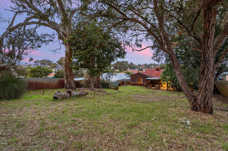 Photo - 32 Edeline Street, Spearwood WA 6163 - Image 4