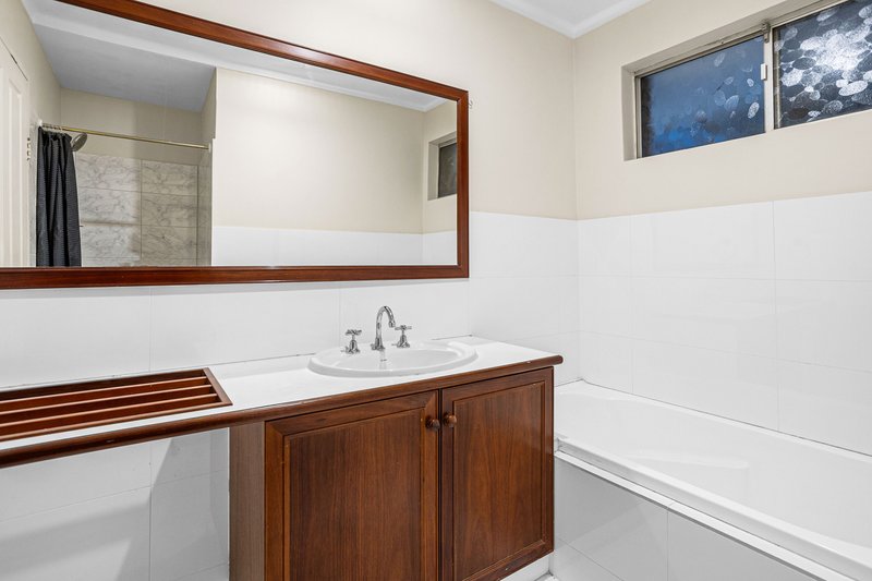 Photo - 32 Edeline Street, Spearwood WA 6163 - Image 10