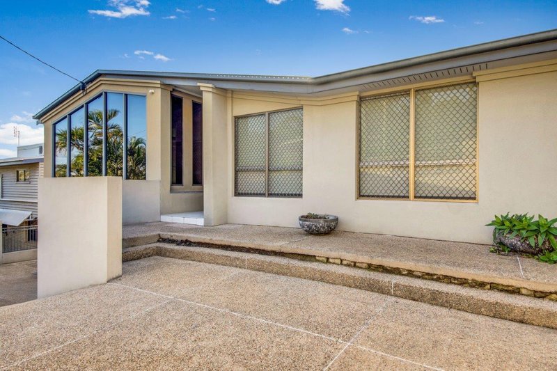 Photo - 32 Eden Street, Gladstone Central QLD 4680 - Image 3