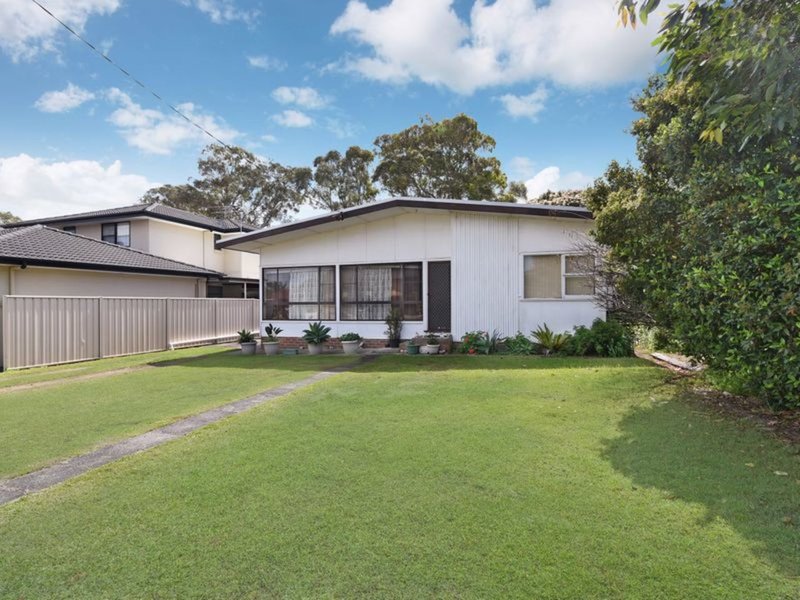 32 Eighth Avenue, Toukley NSW 2263