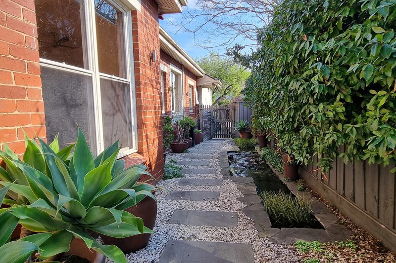 Photo - 32 Ellerslie Place, Toorak VIC 3142 - Image 11