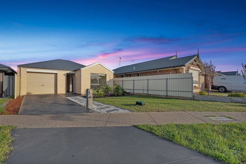 Photo - 32 Elly Drive, Munno Para West SA 5115 - Image 3