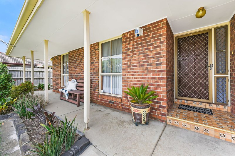 Photo - 32 Elmsford Court, Keysborough VIC 3173 - Image 3