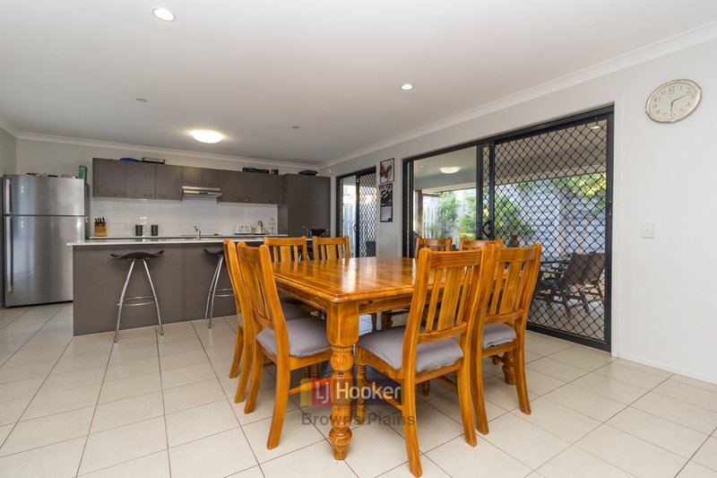 Photo - 32 Equinox Street, Berrinba QLD 4117 - Image 3