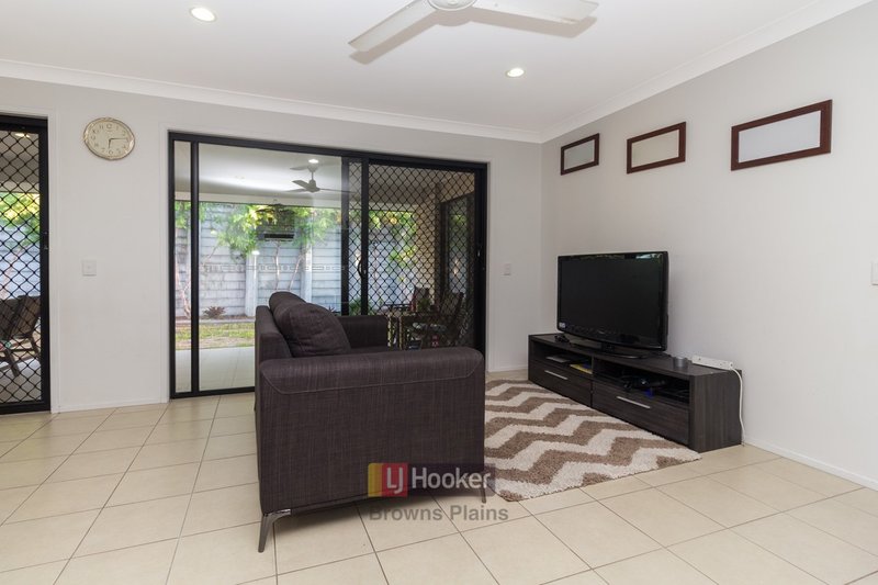 Photo - 32 Equinox Street, Berrinba QLD 4117 - Image 6