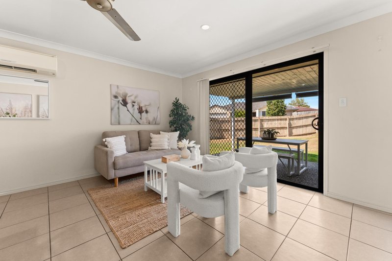 Photo - 32 Ernestine Circuit, Eagleby QLD 4207 - Image 12