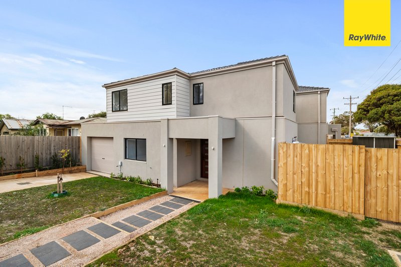 32 Exford Road, Melton South VIC 3338